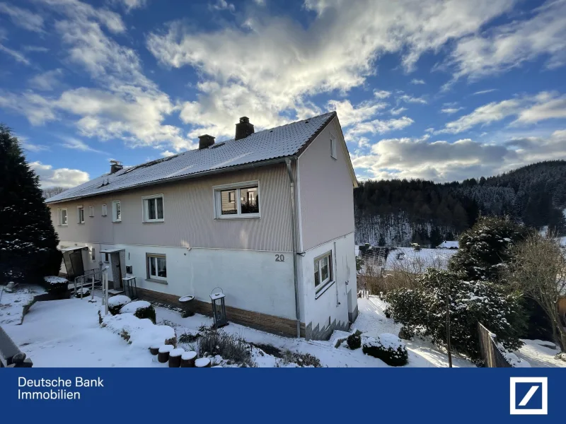 Außenansicht - Haus kaufen in Tettau - Großzügige, modernisierte DHH am Rennsteig! Provisionsfrei für den Käufer!