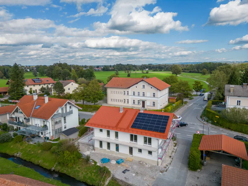 Luftbild aktuell - Haus kaufen in Raubling / Kirchdorf am Inn - Bezugsfertig und Provisionfrei! Doppelhaushälfte im Malerischen Raubling!