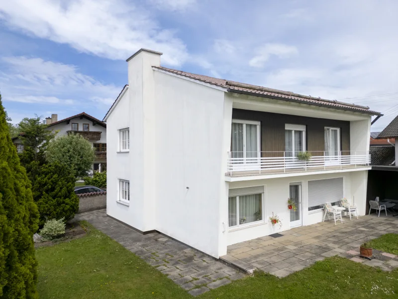 Südseite mit Balkon und Veranda - Haus kaufen in Rosenheim - solides und gepflegtes Einfamilienhaus in einer der begehrtesten Wohnlagen Rosenheims