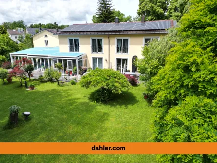 Ihr Haus im Grünen - Haus kaufen in Kolbermoor - Eindrucksvolles Anwesen auf weitläufigen Gartengrundstück