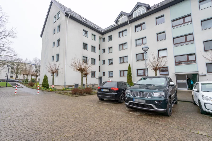 Außenansicht - Wohnung kaufen in Hannover / Anderten - Geräumige Eigentumswohnung mit Garage in Hannover-Anderten