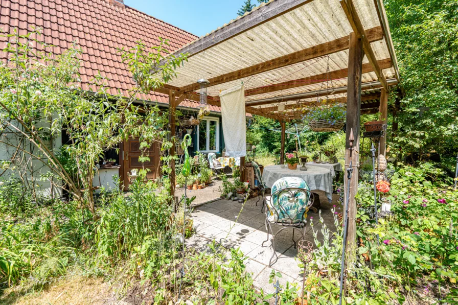 Garten Hausnummer 20 - Haus kaufen in Celle - Einfamilienhaus mit schönem Grundstück in exponierter Lage – vermietet