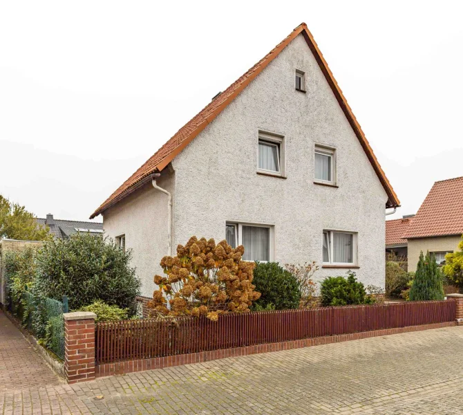 1 - Vorderansicht - Haus kaufen in Brome - Siedlungshaus in ruhiger Lage von Tiddische