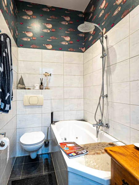 Badezimmer Wohnung EG