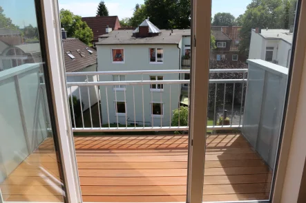 Balkon - Wohnung mieten in Hamburg Lohbrügge - 2 Zi-Galerie-Wohnung Lohbrügger Weg 6a in 21031 Hamburg - Ein Angebot von IVD-HAUSVERWALTUNG GERD VON DER HEIDE Immobilien GmbH