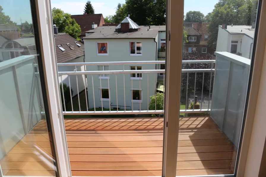 Balkon - Wohnung mieten in Hamburg Lohbrügge - 2 Zi-Galerie-Wohnung Lohbrügger Weg 6a in 21031 Hamburg - Ein Angebot von IVD-HAUSVERWALTUNG GERD VON DER HEIDE Immobilien GmbH