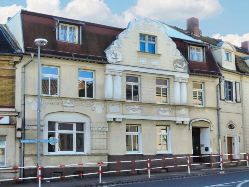 Straße - Haus kaufen in Coswig - Das charmante Mehrfamilienhaus mit Elbblick-interessant für Anleger