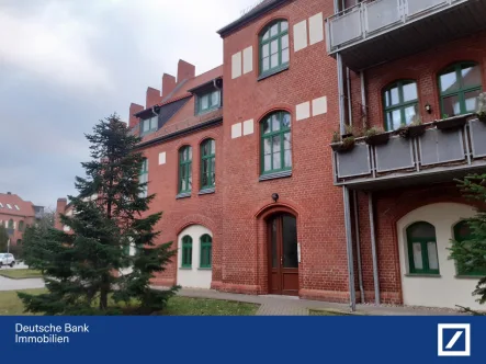 Haus  Eingang vorn - Wohnung kaufen in Zerbst - ... renoviert und bezugsfertig