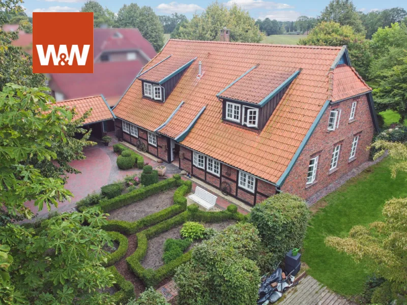 Seitenansicht - Haus kaufen in Westerstede / Gießelhorst - Ammerländer Bauernhaus mit Charme