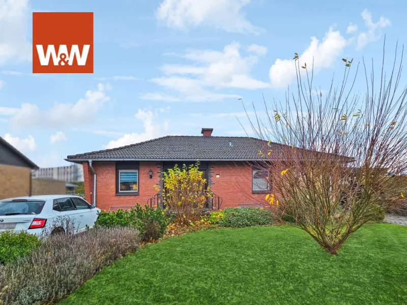 Titelbild - Haus kaufen in Versmold - Exklusiver Bungalow in Versmold