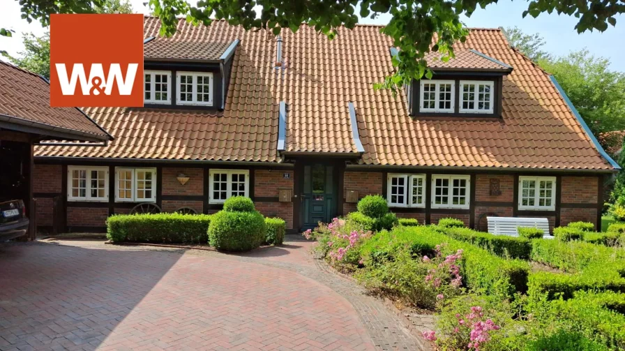 Frontansicht - Haus kaufen in Westerstede / Gießelhorst - Ammerländer Bauernhaus mit Charme