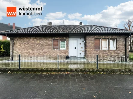 Vorderansicht - Haus kaufen in Rheine - Attraktiver freistehender Bungalow in Rheine – Perfekt für Ihre Familie