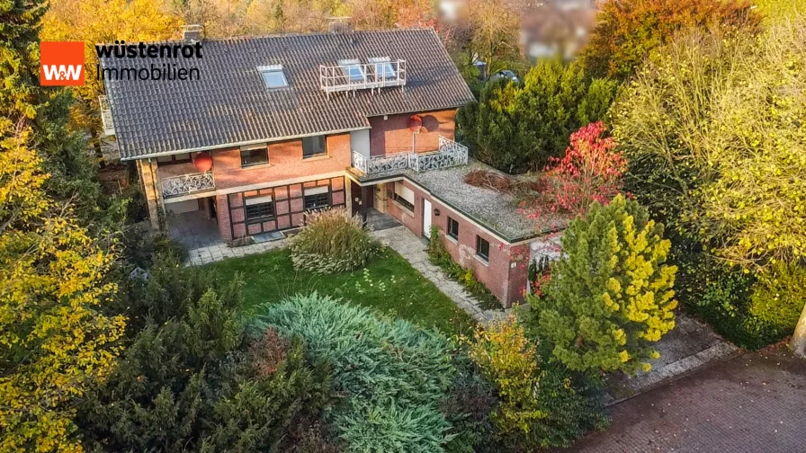 Hausansicht Drohnenaufnahme - Haus kaufen in Ascheberg - Zauberhaftes Zweifamilienhaus mit phänomenalem Potenzial, das Ihre Träume wahr werden lassen kann...