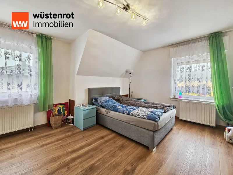 Schlafzimmer DG