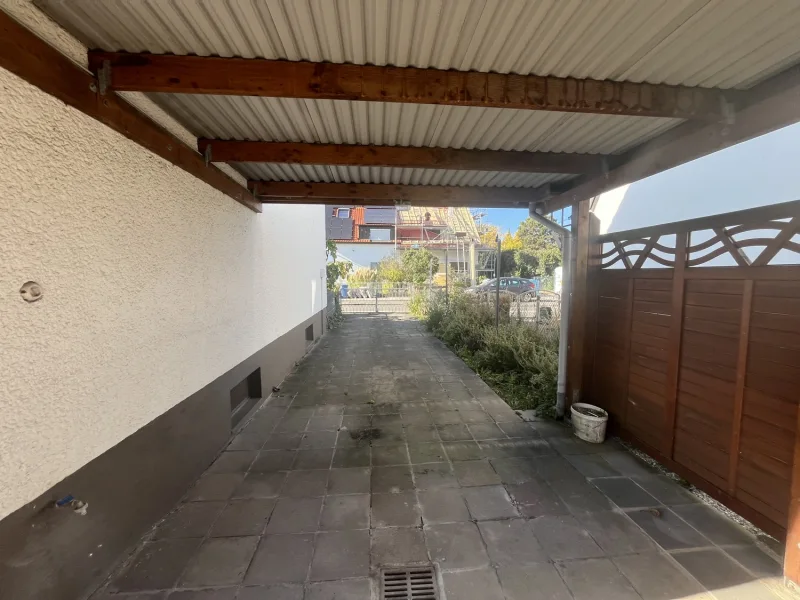 Carport Sicht zur Straße