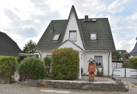 Friesenhaus Ansicht - Haus kaufen in Delingsdorf - Gepflegter Familientraum in idyllischer Lage bei Hamburg-provisionsfrei-