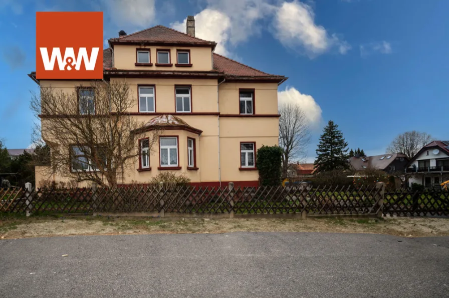 Ansicht Straße - Haus kaufen in Neugersdorf - Attraktives Zweifamilienhaus mit vielfältigen Nutzungsmöglichkeiten in ruhiger Lage