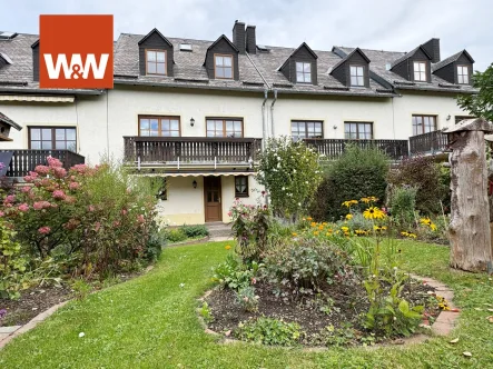 Titel - Haus kaufen in Schneeberg - Schönes Reihenhaus mit gepflegtem Garten, Garage und Balkon - in ruhiger Siedlung von Schneeberg