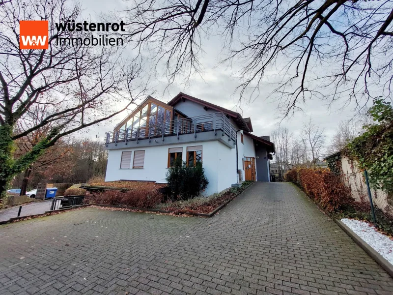 Vorderansicht - Haus kaufen in Lichtenstein/Sachsen - Einladendes Wohn- & Geschäftshaus inkl. großer Wohnung mit Dachterrasse in Lichtenstein bei Chemnitz