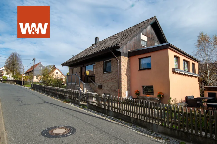 Ansicht Eingang - Haus kaufen in Bad Schandau / Waltersdorf - Großzügiges Haus mit viel Platz, Garten und Einliegerwohnung in ruhiger Lage