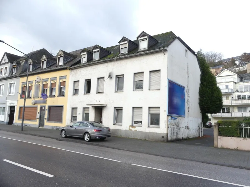 Straßenansicht - Grundstück kaufen in Trier - Baugrundstück in Zentrumsnähe