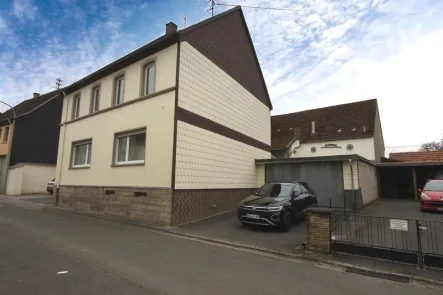 Ansicht - Haus kaufen in Adenbach - Leben in ländlicher Idylle