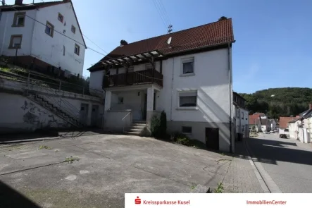 Wohnhaus - Haus kaufen in Erdesbach - Solide gebautes Haus mit viel Wohnfläche