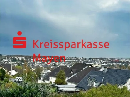 Ausblick Balkon, EG - Haus kaufen in Mayen - Modernes Familienidyll: Elegantes Einfamilienhaus mit herrlichem Ausblick