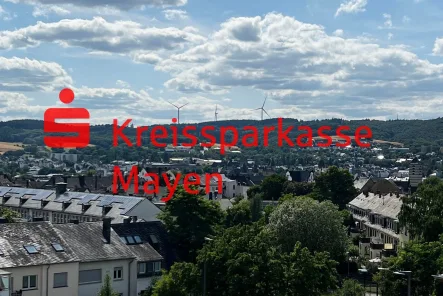 Blick Balkon - Wohnung mieten in Mayen - Erstbezug: Großzügige 4 ZKB-Neubau-Mietwohnung mit Blick über Mayen