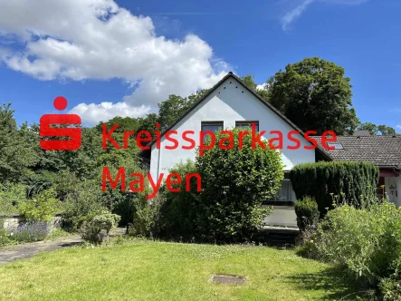 Gartenansicht - Haus kaufen in Mayen - Großzügiges Wohnen im Grünen, ruhig gelegen in Zentrumsnähe von Mayen