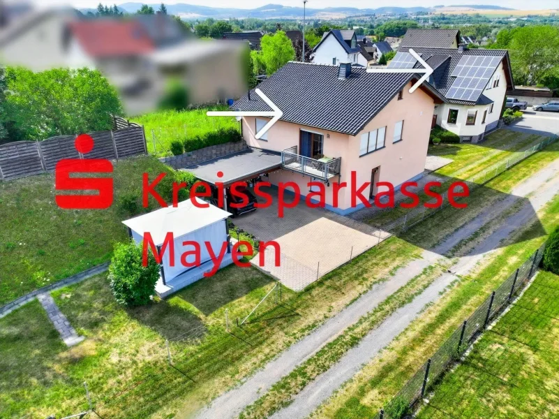  - Haus kaufen in Saffig - 2 Einfam.häuser, 3 Garagen, Carport, großer Garten, alles top gepflegt. 