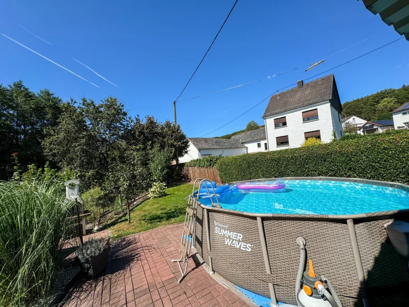 Terrasse mit Pool