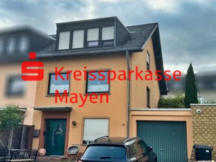  - Haus kaufen in Nickenich - Charmante Doppelhaushälfte mit Weitblick in ruhiger Hanglage