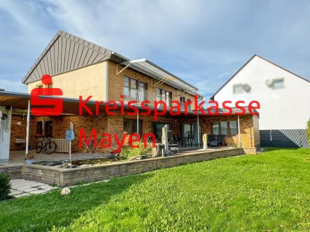 Terrasse - Haus kaufen in Neuwied - Exklusive Familienresidenz mit Einliegerwohnung und vielseitigem Potenzial 