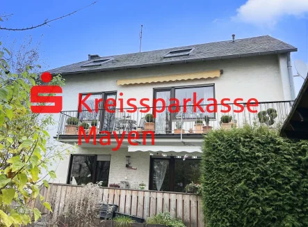 Rückansicht - Haus kaufen in Mayen - Attraktives 3-Familienhaus mit Garage und Garten in ruhiger Wohnlage