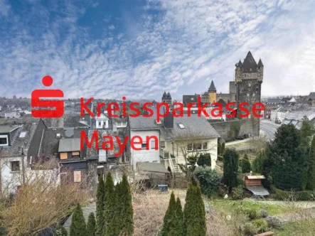 Ausblick - Wohnung mieten in Mayen - Attraktive Etagenwohnung in Mayen mit Stellplatz und Balkon