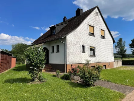 Außenansicht - Haus kaufen in Thalfang - Freistehendes Einfamilienhaus in Ortsrandlage