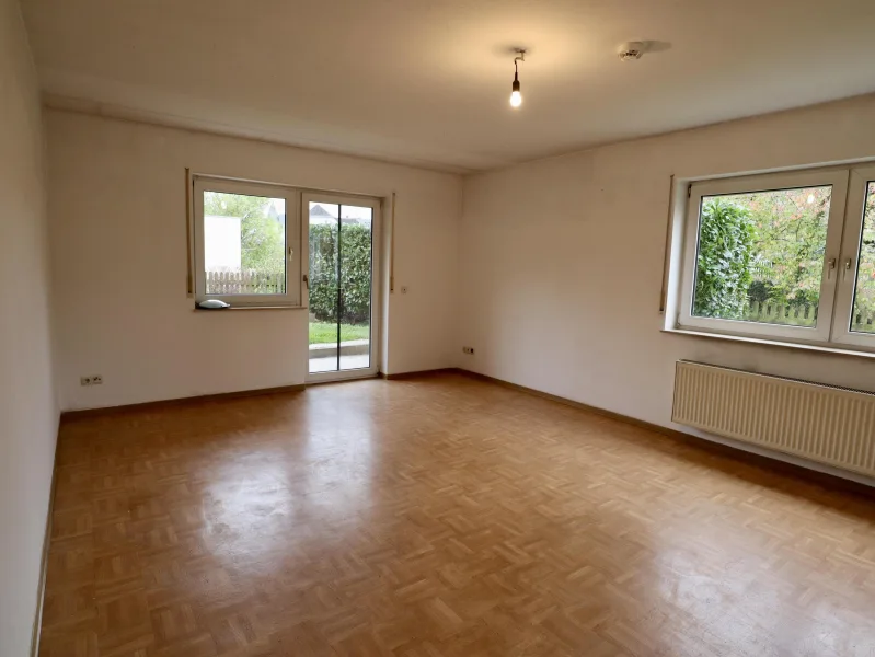 Wohnzimmer - Wohnung kaufen in Bernkastel-Kues - Ebenerdige Eigentumswohnung mit kleiner Terrasse und Stellplatz 