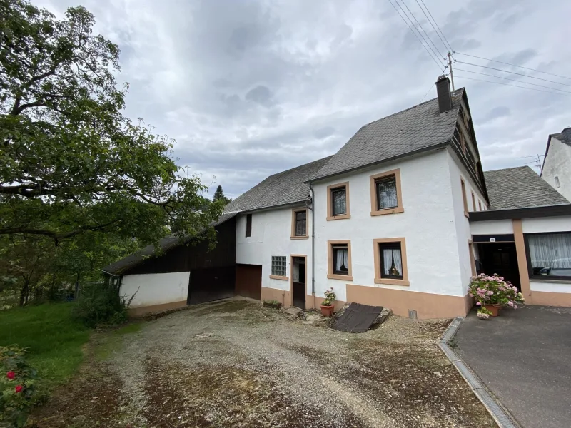 Außenansicht  - Haus kaufen in Horath - Ehemalige Gaststätte mit Wohnhaus in zentraler Ortslage 