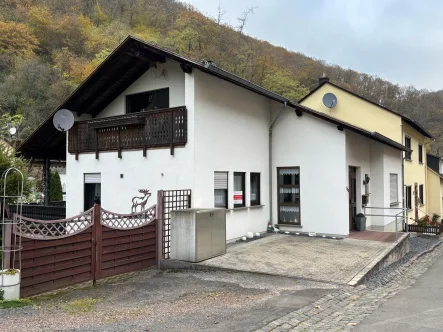 Außenansicht - Haus kaufen in Traben-Trarbach - Freistehendes Einfamilienhaus in zentraler Ortslage 