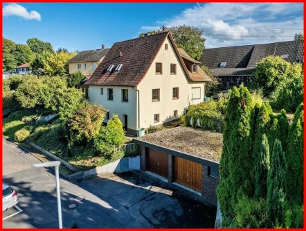 Außenansicht - Haus kaufen in Rosenberg - Ihr Wohntraum kann bald Wirklichkeit werden: Großzügiges Wohnhaus mit großem Garten und Doppelgarage