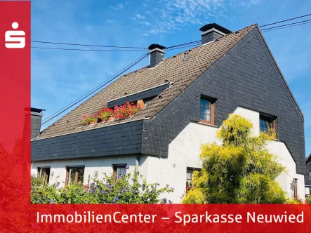 Hausansicht - Haus kaufen in Hardert - Großes Einfamilienhaus mit Einliegerwohnung und Wellnessbereich