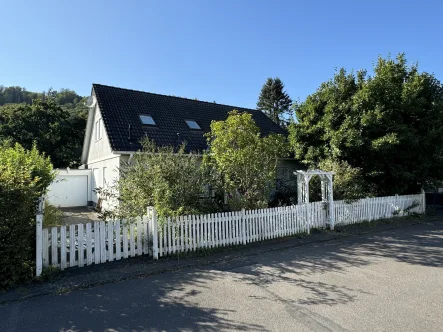 Straßenansicht - Haus kaufen in Waldbreitbach - Zwangsversteigerung! Einfamilienhaus in Waldbreitbach