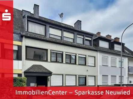 Hausansicht  - Wohnung kaufen in Bendorf - Charmante 3-Zimmer-Dachgeschosswohnung mit Balkon und Garage