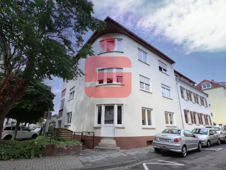  - Wohnung mieten in Neustadt - Vermietung: Geräumige Erdgeschosswohnung mit kleinem Garten in guter Lage von Neustadt