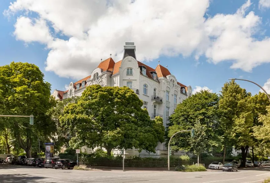  - Wohnung kaufen in Hamburg - Klassisch und urban: Gepflegte Maisonette-Wohnung mit Garage und vielen Nutzungs-Optionen im Herzen von Harvestehude