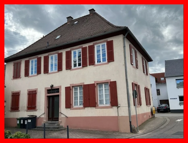Ansicht - Zinshaus/Renditeobjekt kaufen in Böchingen - Denkmalgeschütztes und ehemaliges Pfarrhaus mit 5 Wohnungen  