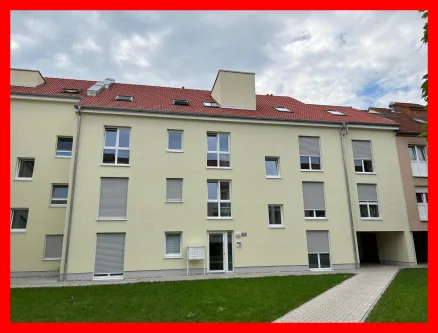 Hauszugangsbereich - Wohnung mieten in Ludwigshafen - Vermietung - Wohnung in einem gepflegten Mehrfamilienhaus