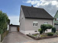 Haus mit 2. Garage