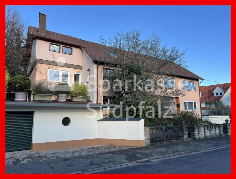 Haus Strassenansicht - Haus kaufen in Maikammer - Doppelhaushälfte mit viel Potential, Garten und Garage in guter Lage